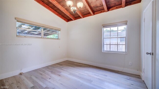 Foto del edificio - 3 br, 2 bath House - 4451 SW 10th St