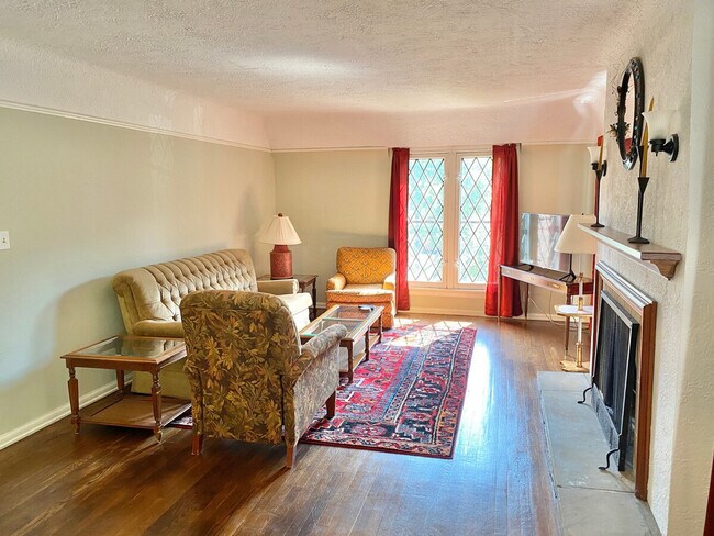 Building Photo - 3574 Lynnfield Rd