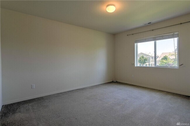Foto del edificio - Large Lacey Four Bedroom, Corner Lot, Newl...