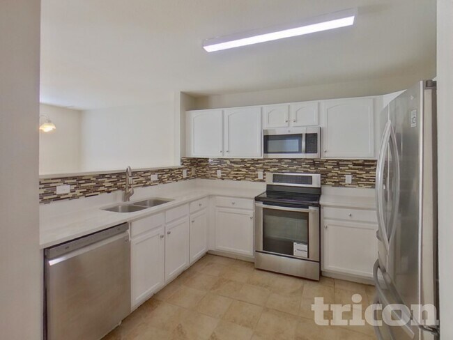 Foto del edificio - 806 Littleton Dr