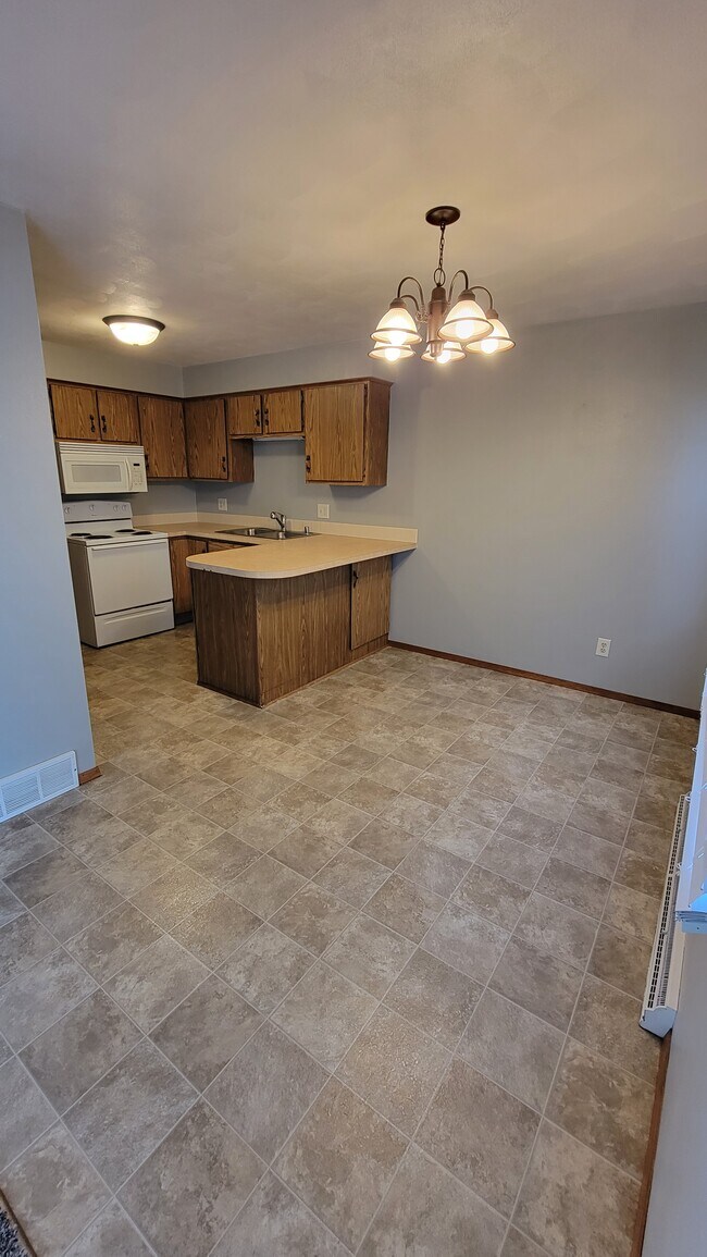 Dining Room - 2127 Country Ln