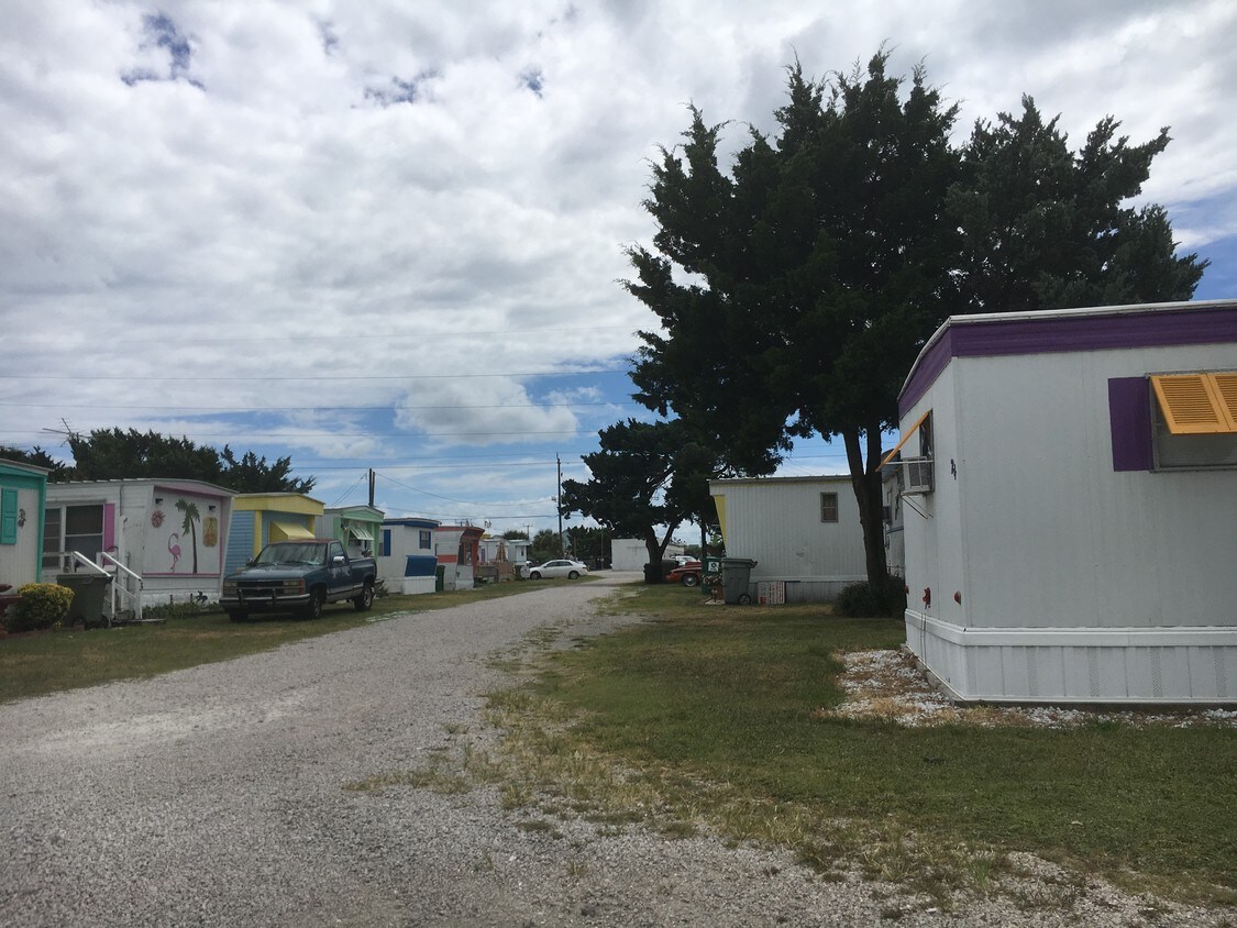 Mobile homes - 504 Ft Macon Rd W