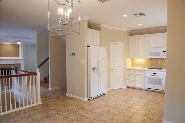 Building Photo - 4811 Austin St