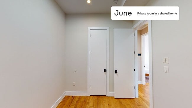 Building Photo - Room in Shared 5 bed/2 bath home