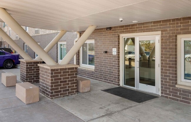 Building Photo - Furnished Studio-Minneapolis - Airport - Mendota Heights