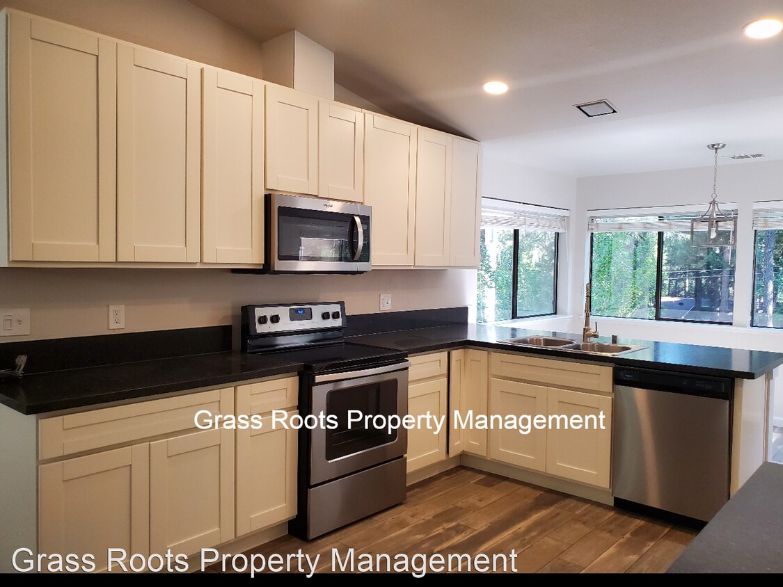 Primary Photo - 3 br, 2 bath House - 13362 Red Dog Rd