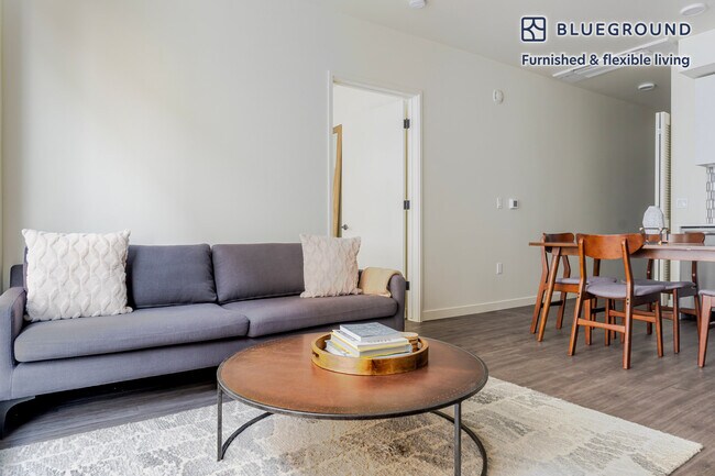 Foto del edificio - 10050 NE 10th St