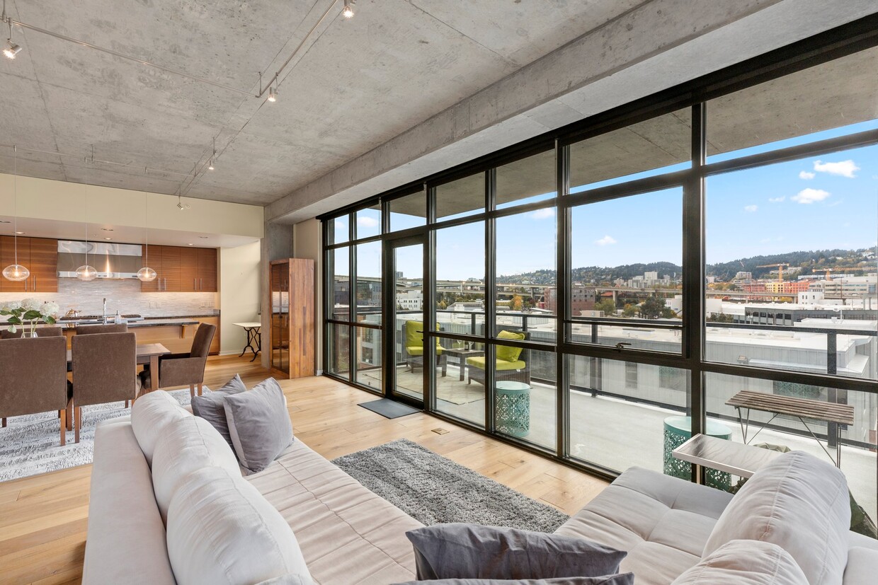 Foto principal - 1830 NW Riverscape St