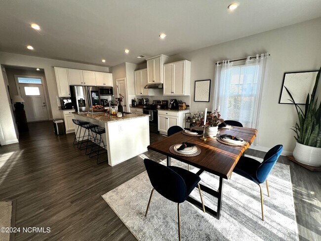 Foto del edificio - 230 Green Lake Rd