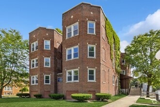 Building Photo - 512 S Chicago Ave