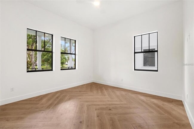 Building Photo - 403 Park Blvd