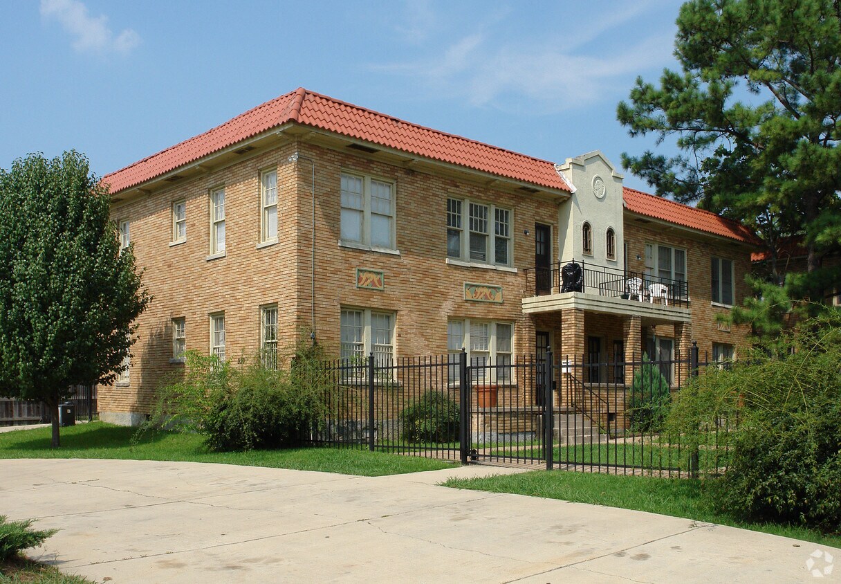 Building Photo - 950 North St