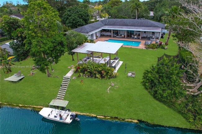 Foto del edificio - 7421 SW 174th St