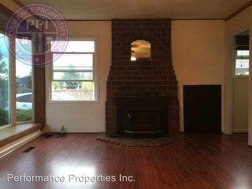 Building Photo - 3 br, 1.5 bath House - 415 SE 94th Avenue