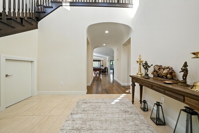 Building Photo - 201 Corriedale Ct