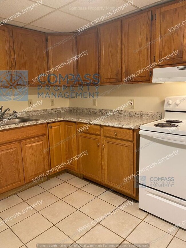 Building Photo - $1295 - 3 Bed, 1 Bath Basement Apartment -...