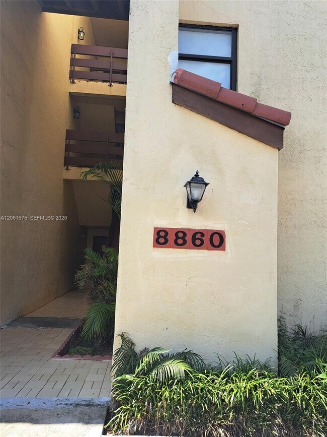 Foto del edificio - 8860 SW 123rd Ct
