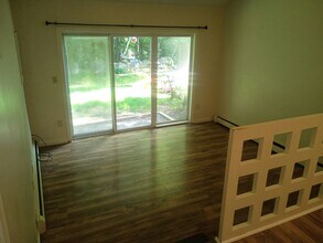 Building Photo - 11 RiverBend Dr