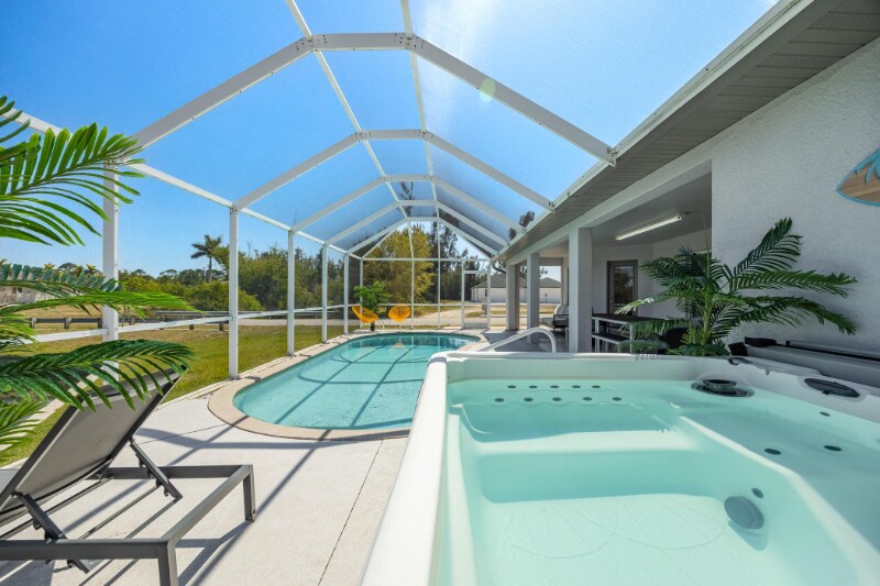 Primary Photo - 2211 Surfside Blvd