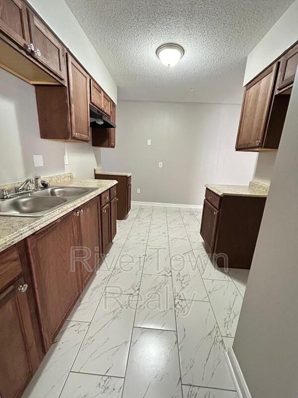 Building Photo - 642 Benham Ave