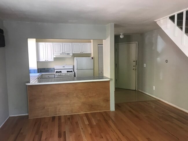 Building Photo - Brown Street Apartments - 10 Min from UofM