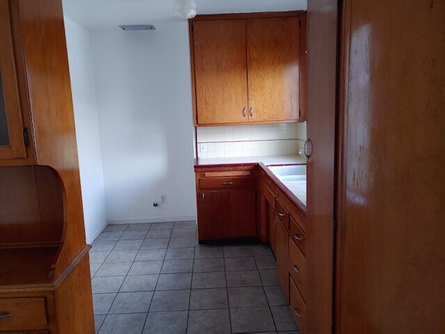 Building Photo - 2625 Pine Pl
