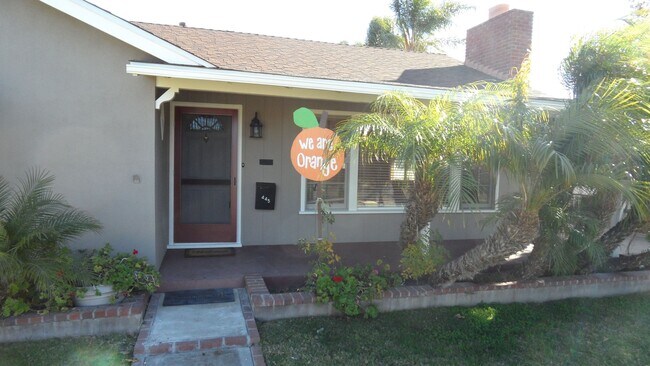 Foto del edificio - Old Towne Orange, Hardwood floors, Single Story House 3BR 2BA  2 car garage