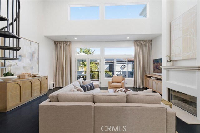 Foto del edificio - 720 Manhattan Beach Blvd