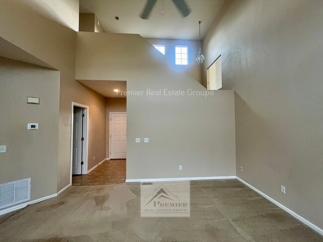 Building Photo - 1622 Woodpark Dr