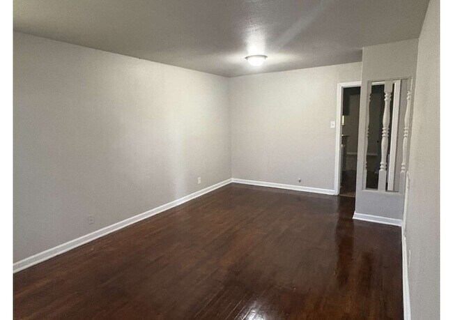 Building Photo - 4825 Brinkley St