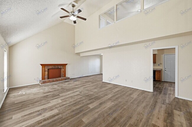 Foto del edificio - 911 Wellridge Dr