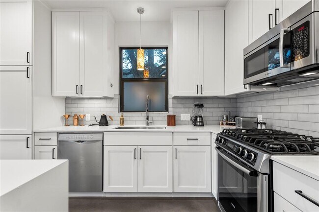 Foto del edificio - 1105 E 12th St