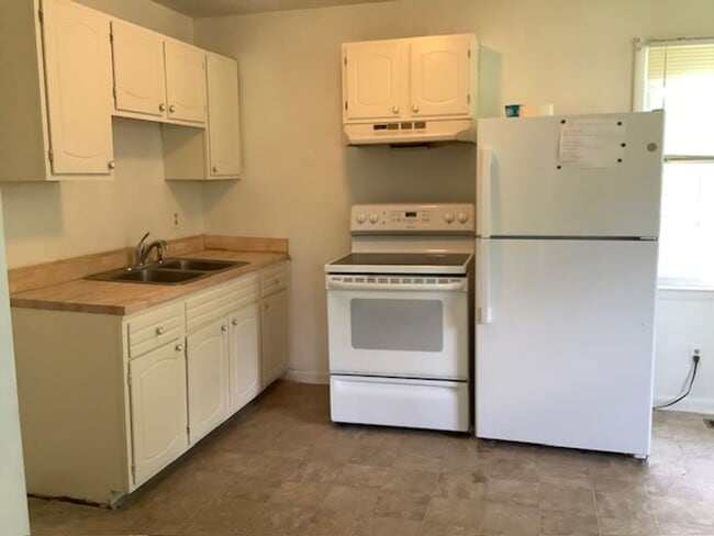 Building Photo - 105 Embrey Ct