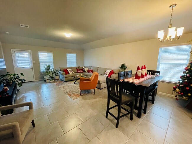 Foto del edificio - 3735 McDonough Way