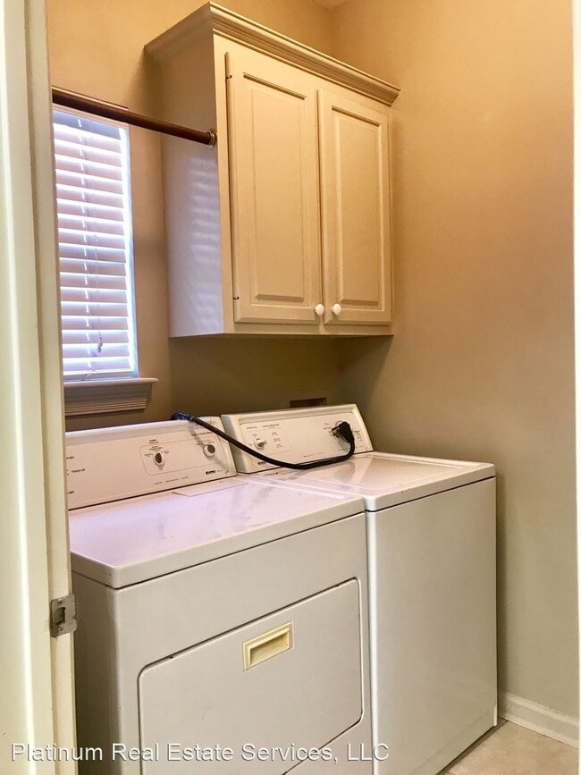 Building Photo - 3 br, 2 bath House - 10448 Spring Rose Ave