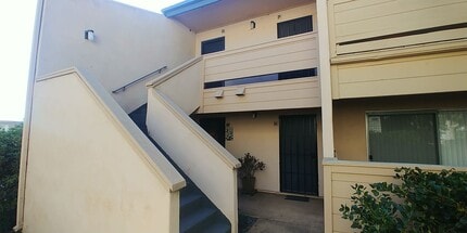 Building Photo - 3250 Ashford St