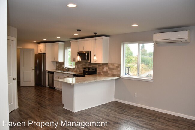 Building Photo - 4 br, 3 bath House - 1706 S Sheridan Ave