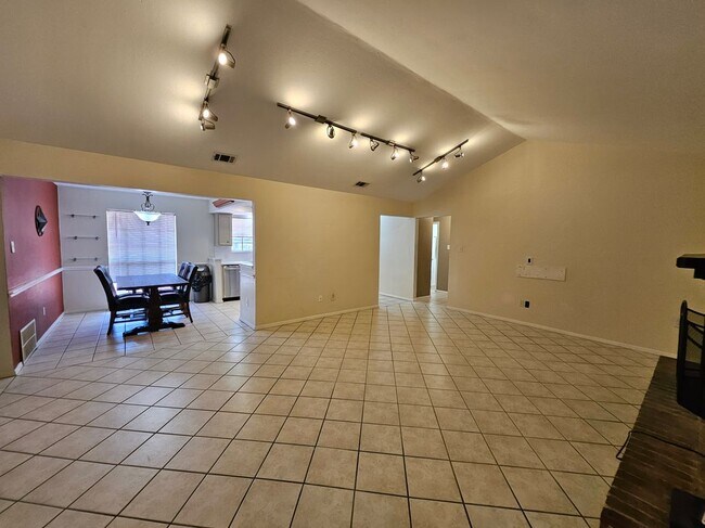 Foto del edificio - 1515 Desert Quail Ln