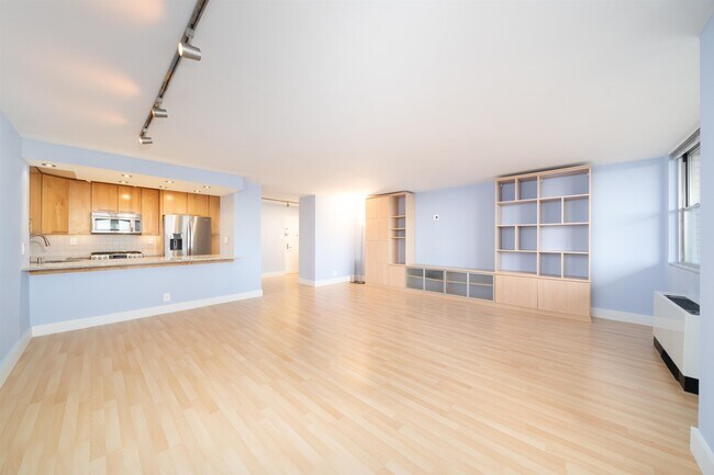 Foto del edificio - 6040 JFK Blvd E