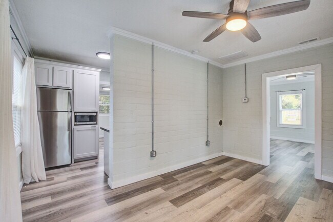 Foto del edificio - 118 Klein St