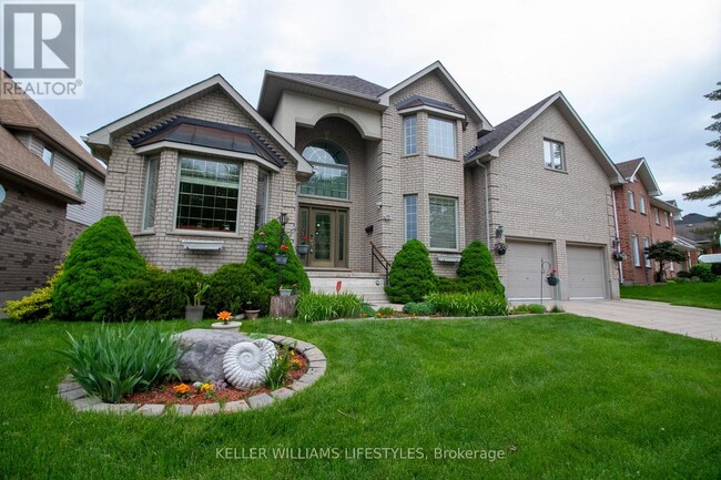 Building Photo - 206 Ambleside Dr