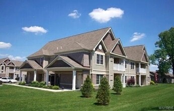Building Photo - 1013 Deer Lakes Dr