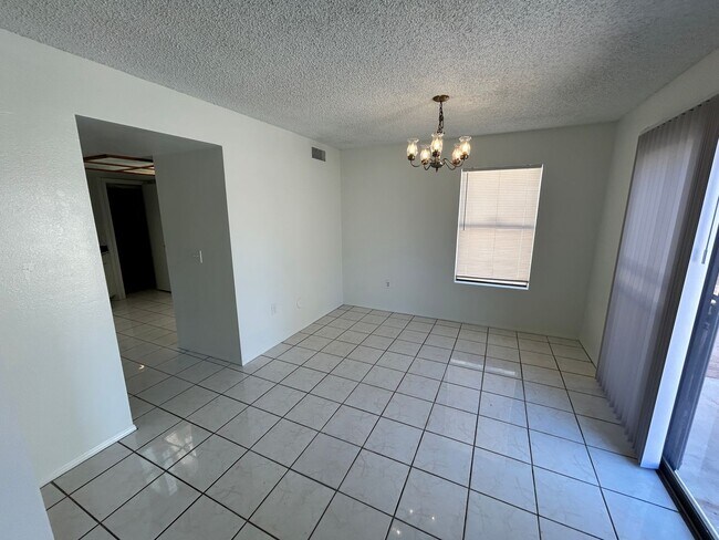 Building Photo - Charming 3 bed / 2.5 bath Gilbert Home wit...