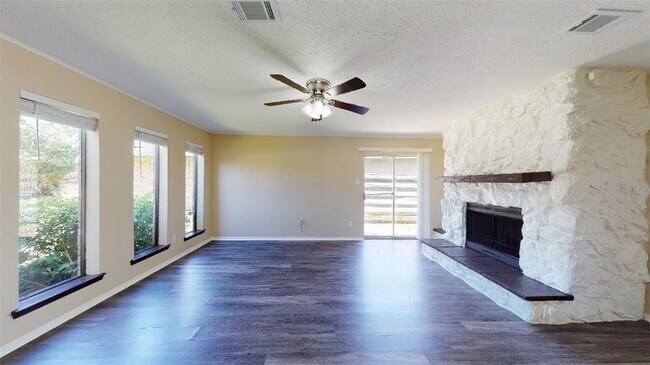 Foto del edificio - 4130 Willow Oak St