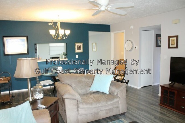 Building Photo - 2531 Bayshore Gardens Pkwy