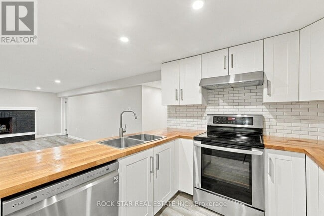 Building Photo - 1052 Fennell Ave E