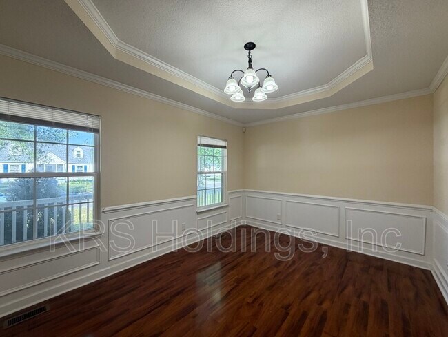 Building Photo - 426 Seminole Rd
