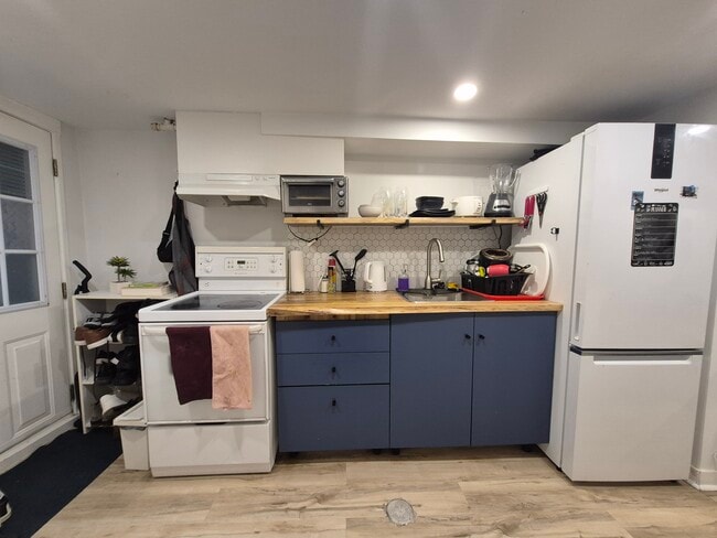 Building Photo - Jennifer Walker - Tenant Placement - Woodbine