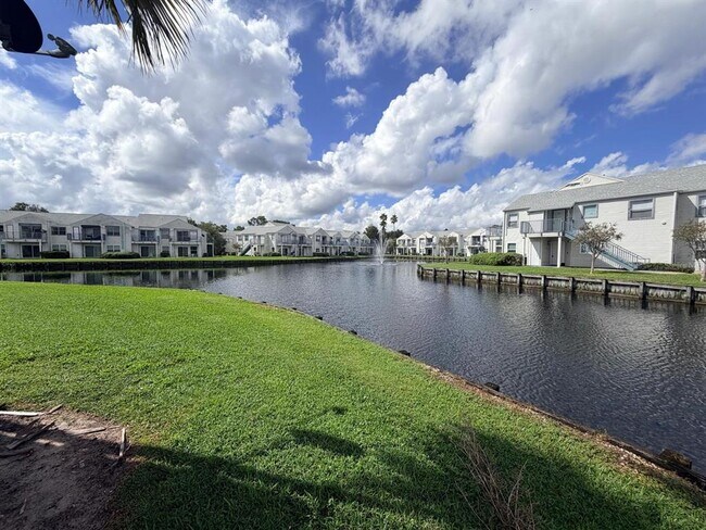 Foto del edificio - 2516 Woodgate Blvd