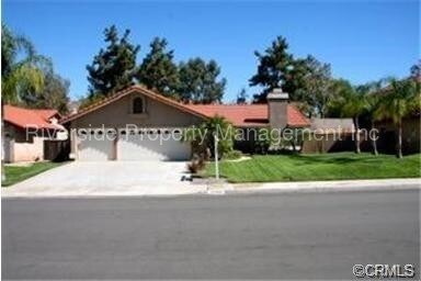 Primary Photo - Single story in Sunnymead Ranch!